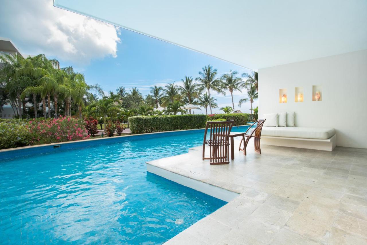 Suíte Júnior VIP Preferencial com Acesso Direto à Piscina e Vista do Oceano